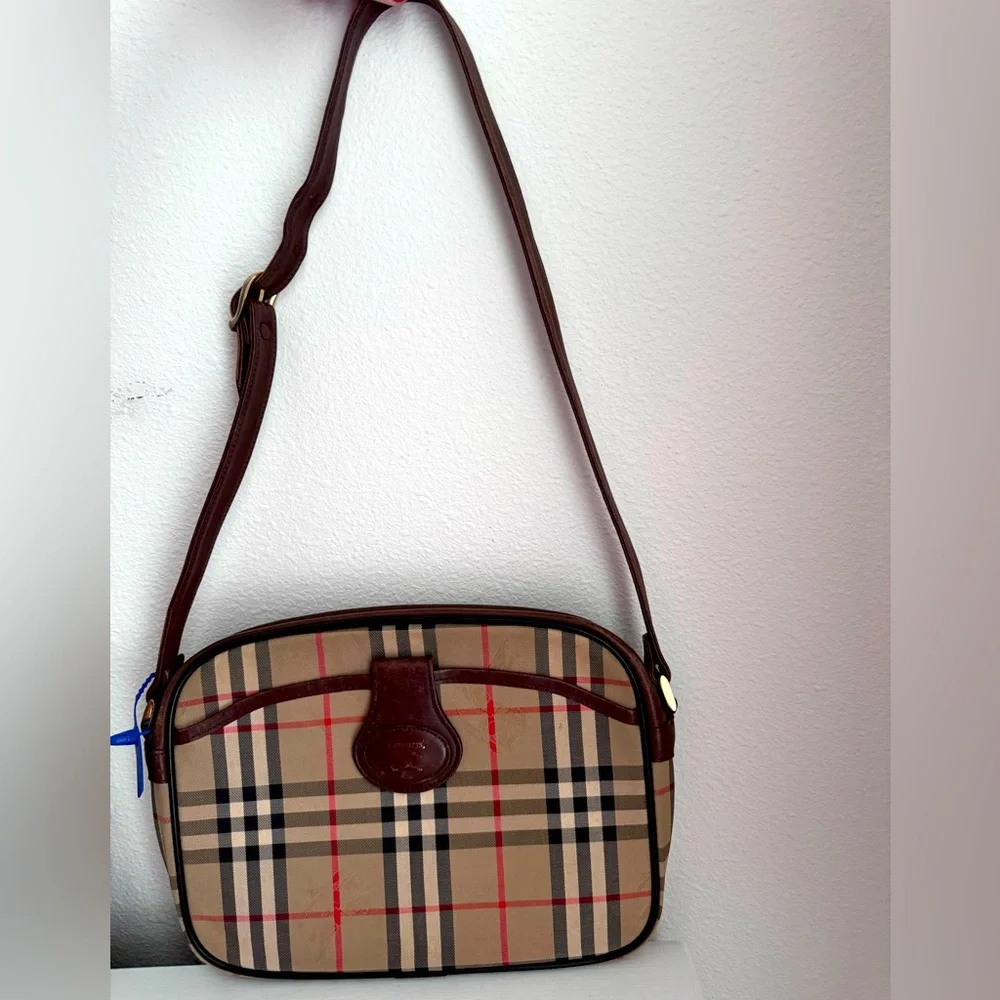 Burberrys Shoulder Bag - Picture 1 of 10